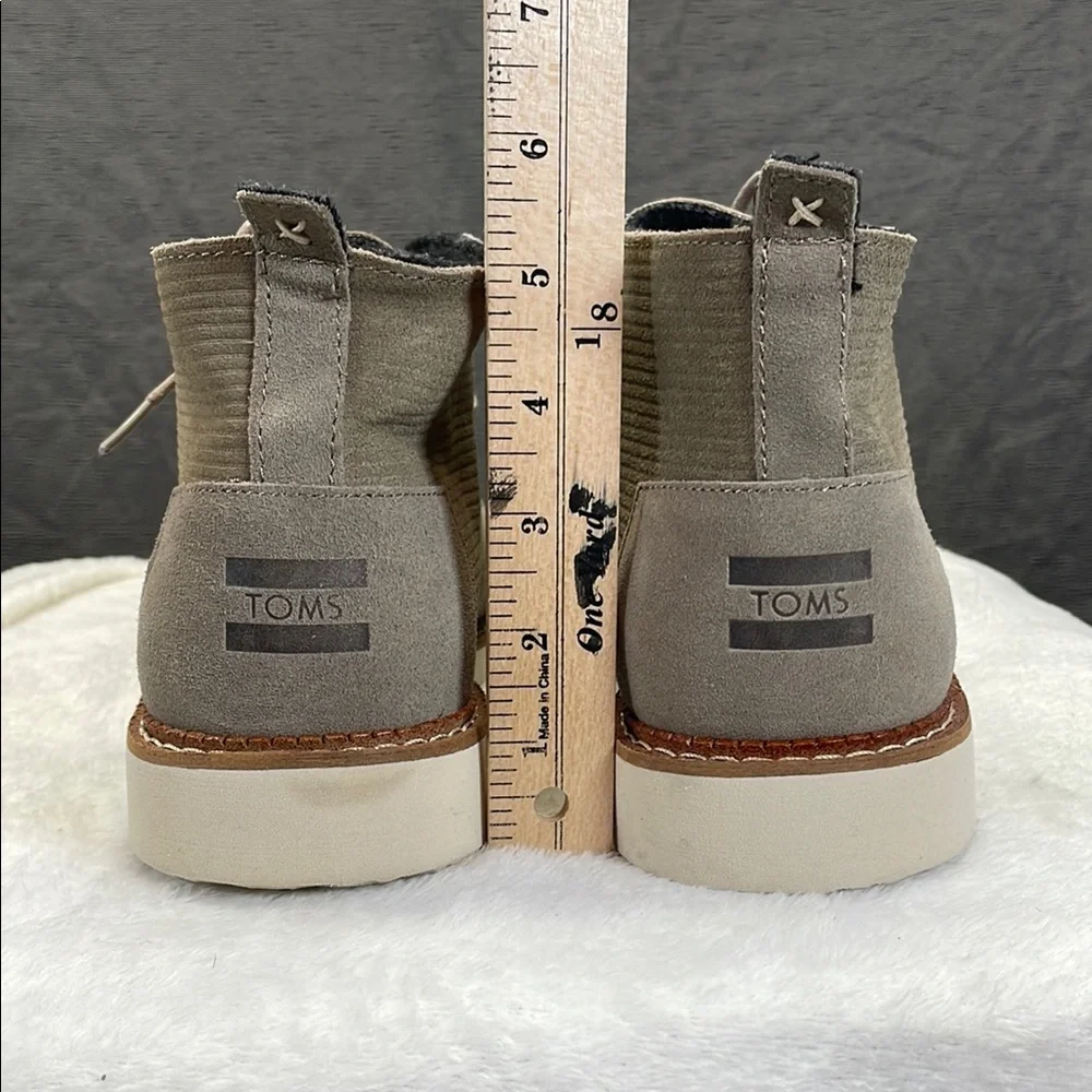 Toms‎ Tan Chukka Boots with Suede Upper